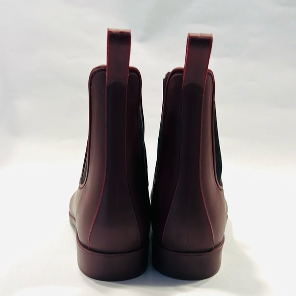 JCREW Matte Chelsea rain boots in dark burgundy - Picture 6 of 9